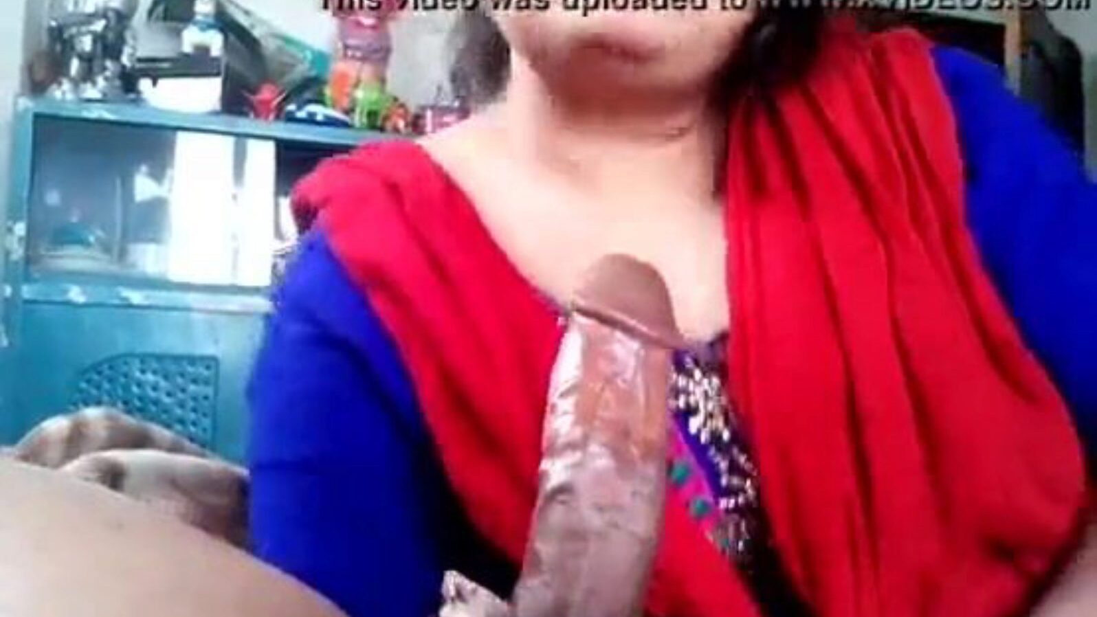 india lujuriosa esposa chupando polla