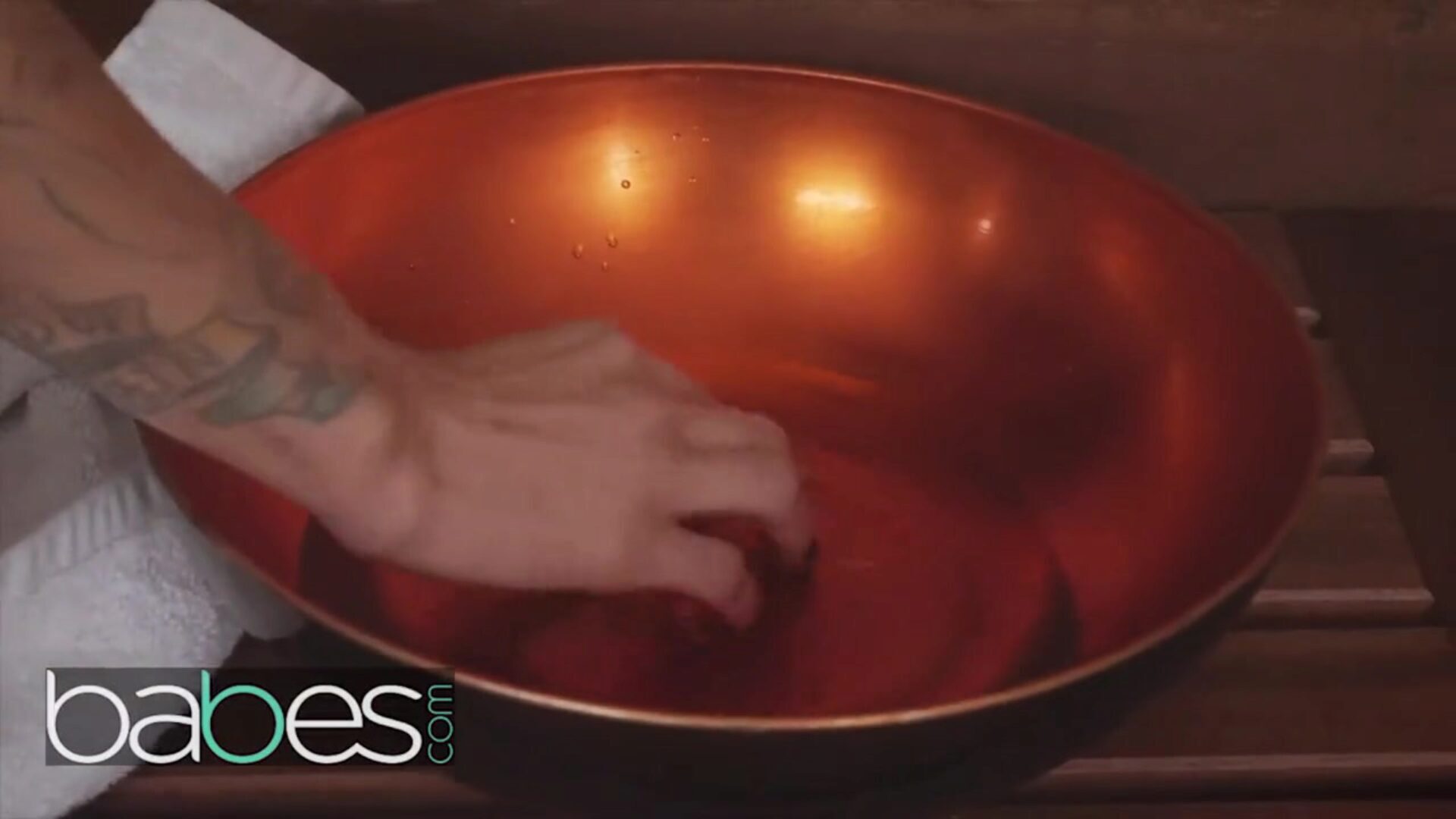 babes - big ass goudharige volwassen filmster jessa rhodes krijgt rectale interne ejaculatie in de sauna