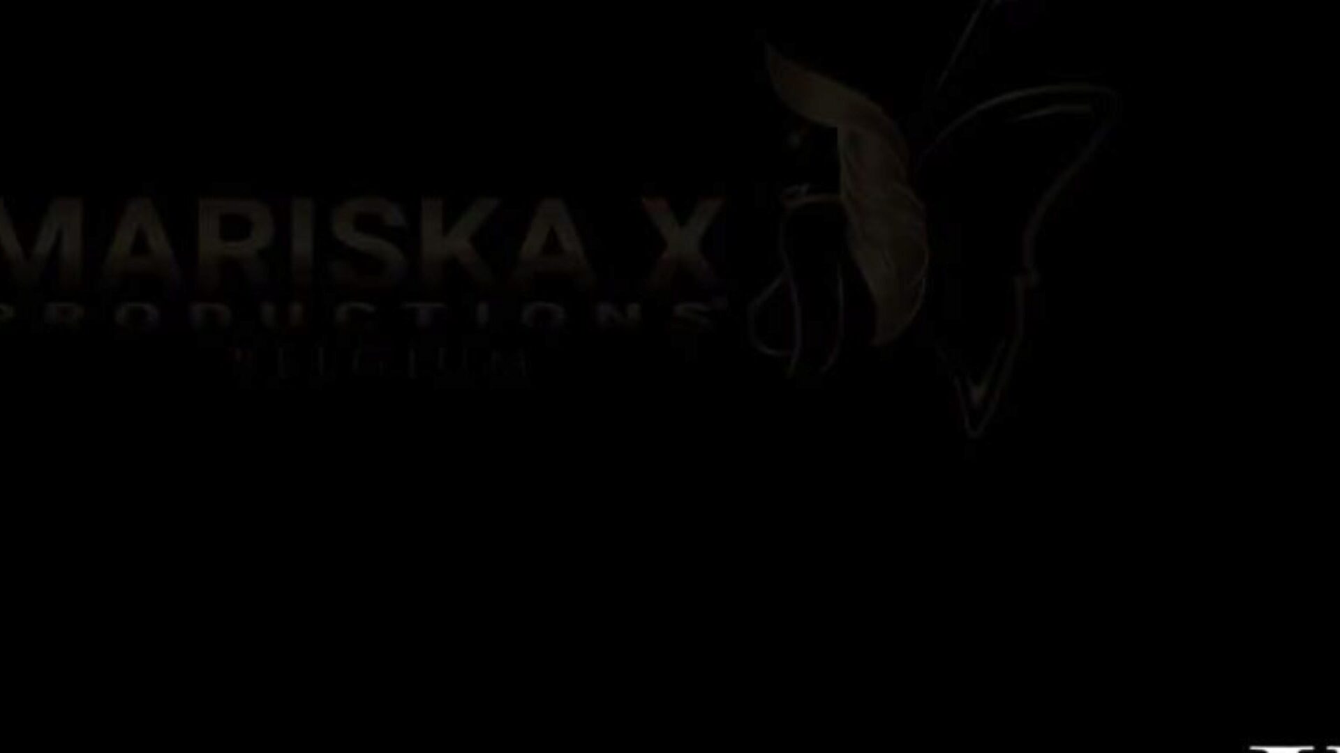 mariskax טקסס פטי כפול שנשאב על ידי שני מנגלים