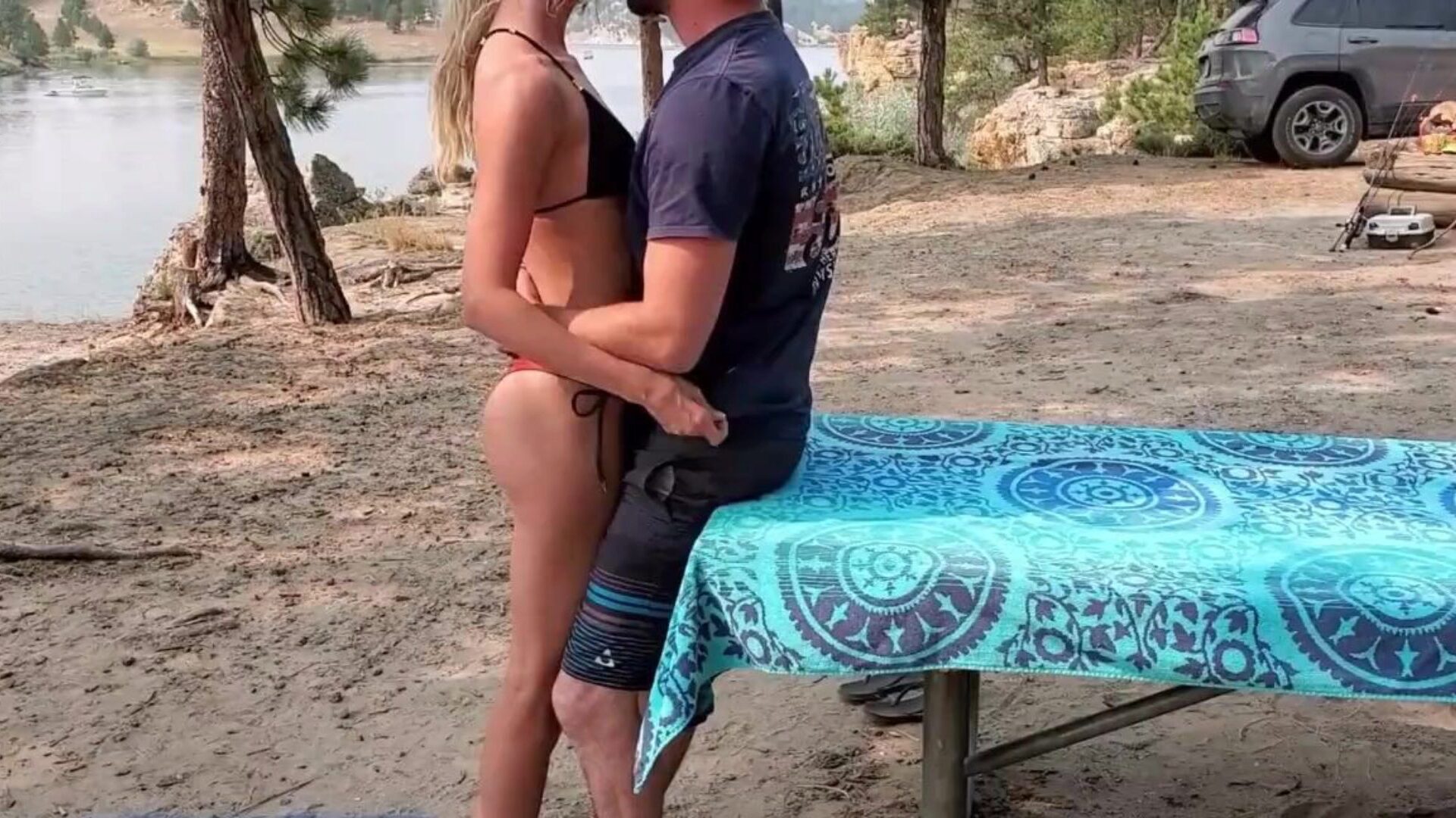 az amatőr igazi dögös feleség a tónál véletlenszerű tinder bekapcsolódással lopakodik be- jemma sinn